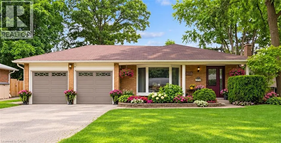 2033 SAXON Road, Oakville, Ontario L6L2V1