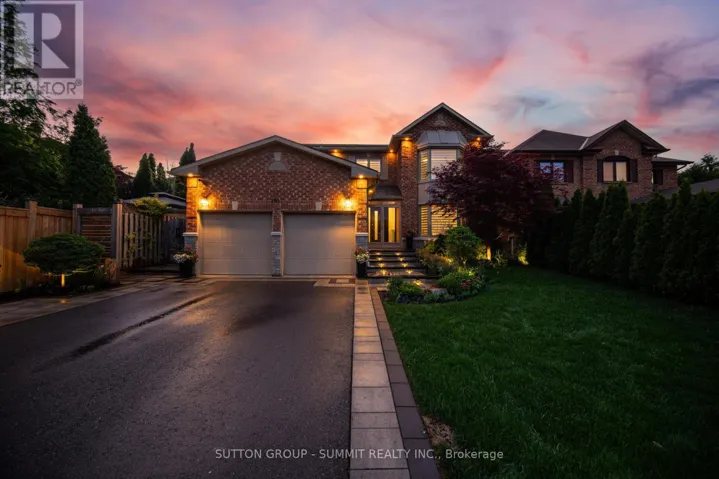 2017 LADY DI COURT NW, Mississauga (Sheridan), Ontario L5K2N1