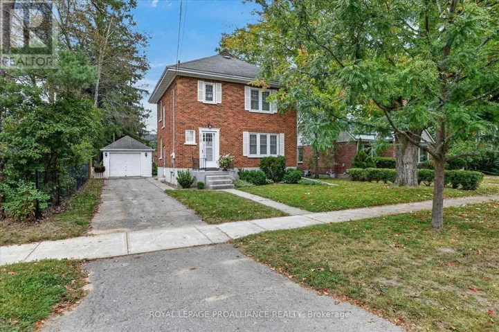 210 ABERDEEN AVENUE, Peterborough (Northcrest Ward 5), Ontario K9H4W8