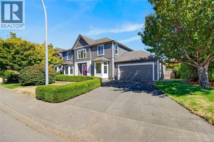 1000 Kingsley Cres, Comox, British Columbia V9M3R7