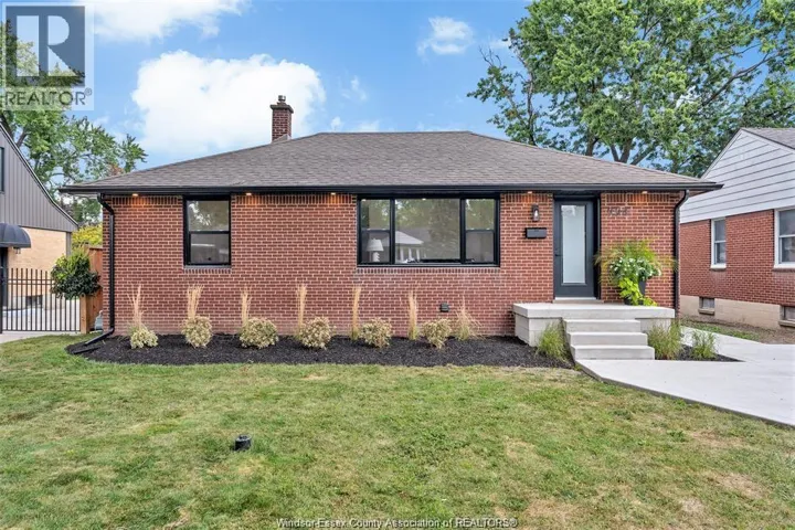 994 ISABELLE, Windsor, Ontario N8S3B2