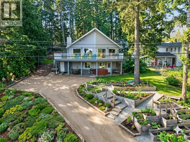 996 Arras Road, Sorrento, British Columbia V0E2W1