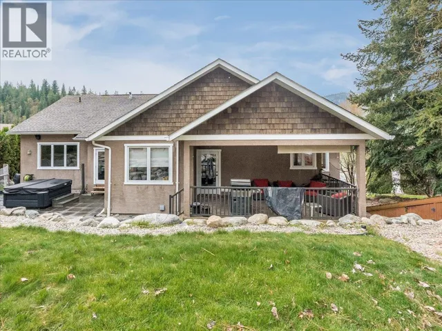 2455 Colin Crescent, Trail, British Columbia V1R4T4
