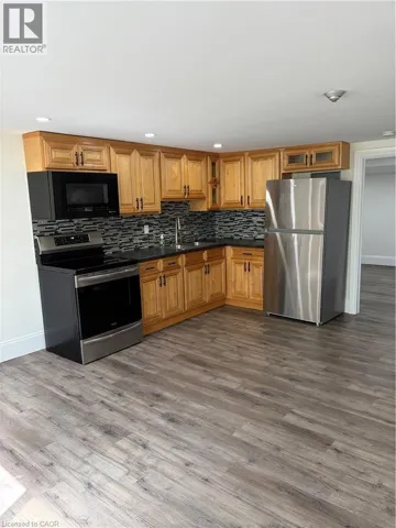 2 GRANT Boulevard Unit# 21, Dundas, Ontario L9H4L4
