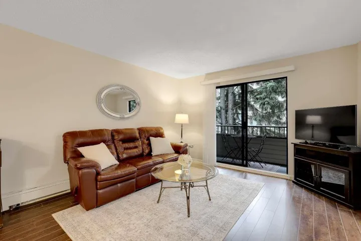 211 20460 54 AVENUE, Langley, British Columbia V3A6N6