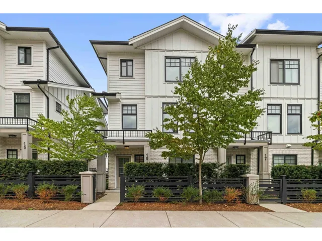 16 16467 23A AVENUE, Surrey, British Columbia V3Z1E9