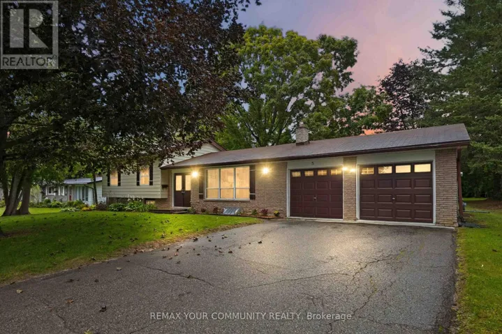 5 MEDINA SQUARE, Georgina (Keswick North), Ontario L4P1E1