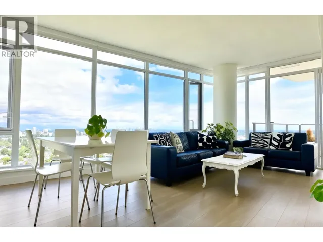 2401 7769 PARK CRESCENT, Burnaby, British Columbia V3N0J7