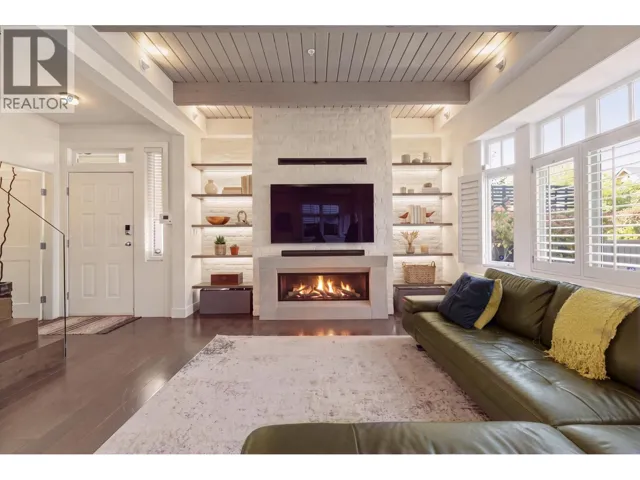 3328 W 7TH AVENUE, Vancouver, British Columbia V6R1V8