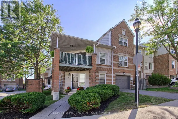30 BRANDY LANE WAY, Newmarket (Central Newmarket), Ontario L3Y8P7