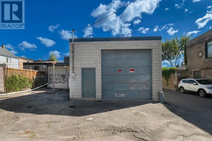 131R MILLICENT STREET, Toronto (Dovercourt-Wallace Emerson-Junction), Ontario M6H1W3