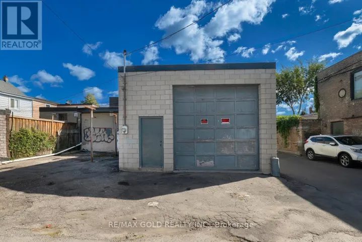 131R MILLICENT STREET, Toronto (Dovercourt-Wallace Emerson-Junction), Ontario M6H1W3