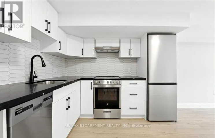 C - 929 UPPER OTTAWA STREET, Hamilton (Berrisfield), Ontario L8T3V6
