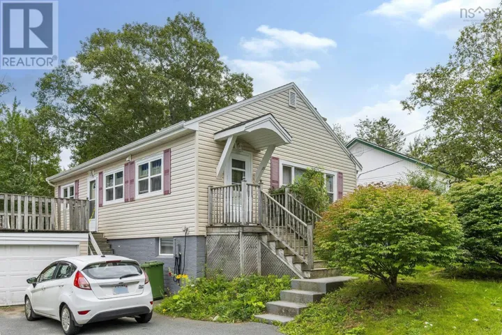 31 Auburn Avenue, Halifax, Nova Scotia B3R1K4