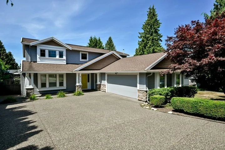 9709 CROWN CRESCENT, Surrey, British Columbia V3V2T7