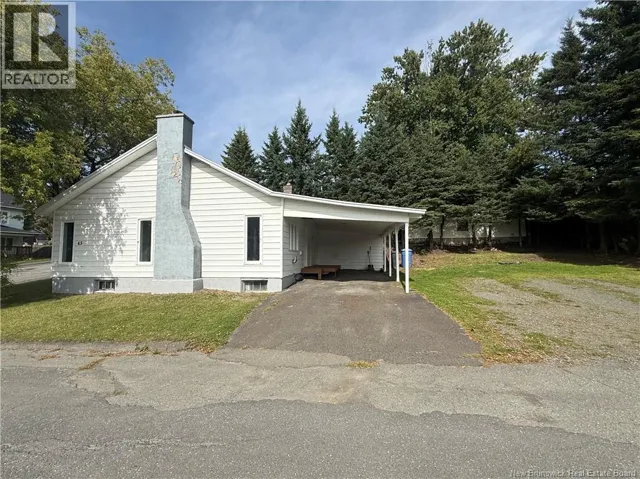45 42e Avenue, Edmundston, New Brunswick E3V3A6