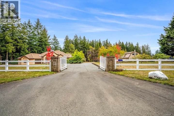 1292 Hudson Rd, Comox, British Columbia V9M4A1