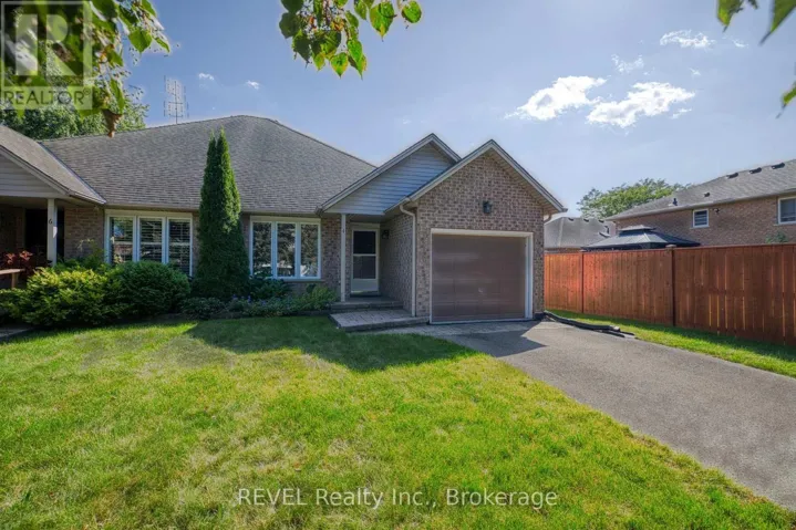 4 SADDLER STREET, Pelham (Fonthill), Ontario L3E0N8