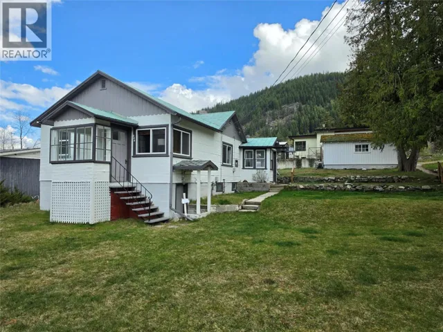 804 Eighth Street, Nelson, British Columbia V1L3B1