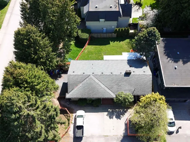 14150 BLACKBURN AVENUE, White Rock, British Columbia V4B2Z7