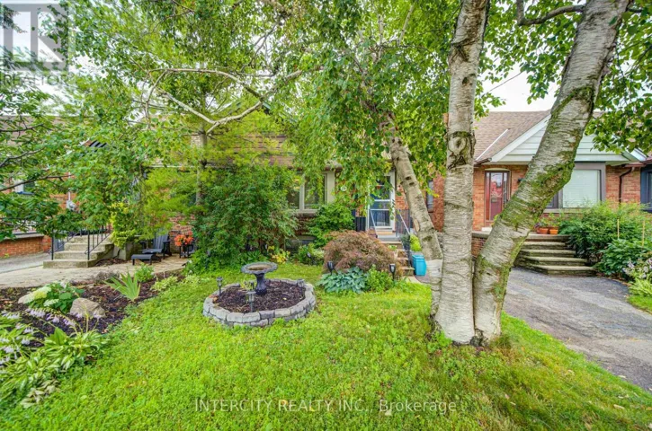 256 BLANTYRE AVENUE, Toronto (Birchcliffe-Cliffside), Ontario M1N2S1