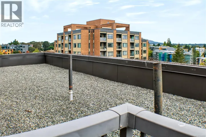 305 103 Gorge Rd E, Victoria, British Columbia V9A6Z2