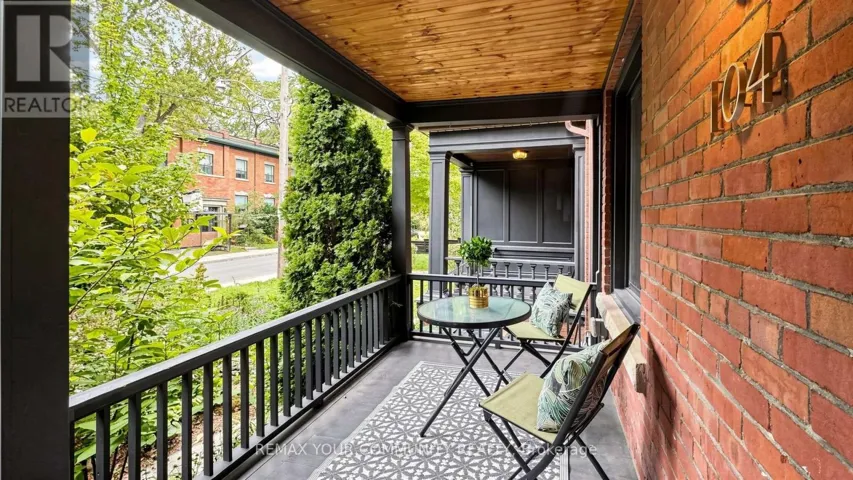 104 WELLS STREET, Toronto (Annex), Ontario M5R1P3