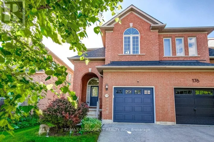 178 CHUDLEIGH STREET, Hamilton (Waterdown), Ontario L8B0J9