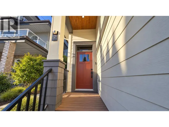 104 1211 THOMAS AVENUE, Coquitlam, British Columbia V3K2L1