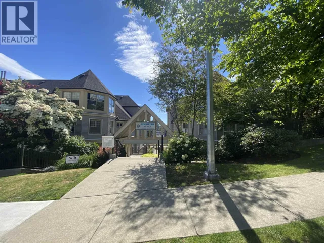 211 214 ELEVENTH STREET, New Westminster, British Columbia V3M4C9