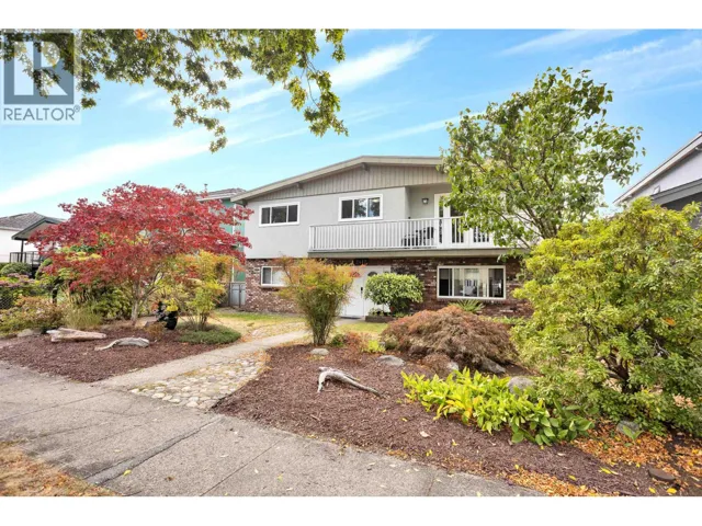 2412 E 40TH AVENUE, Vancouver, British Columbia V5R2V7