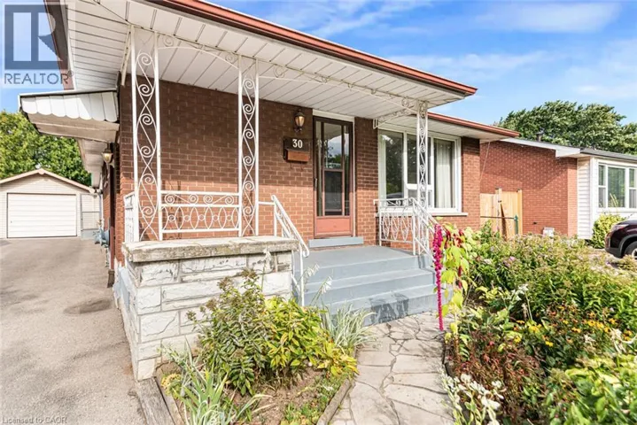 30 GOLDFINCH Road, Hamilton, Ontario L9A3W7