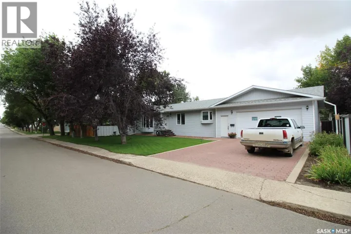 613 4th STREET W, Shaunavon, Saskatchewan S0N2M0