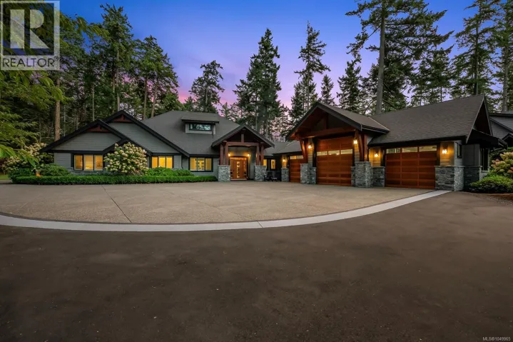 846 Foskett Rd, Comox, British Columbia V9M3T9