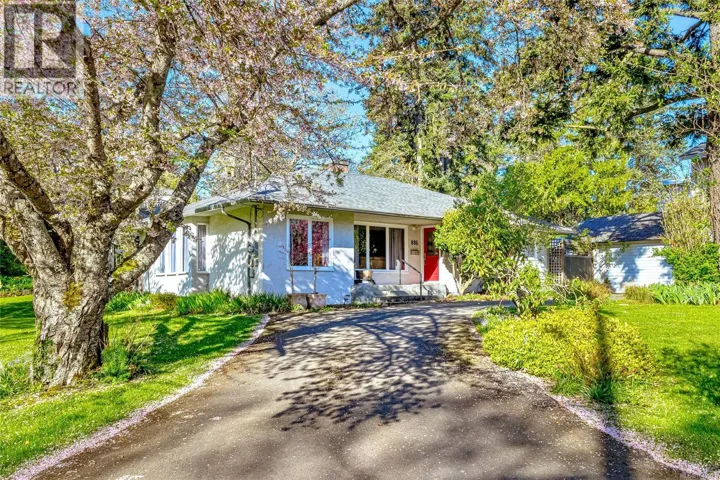 886 Cunningham Rd, Esquimalt, British Columbia V9A4M6
