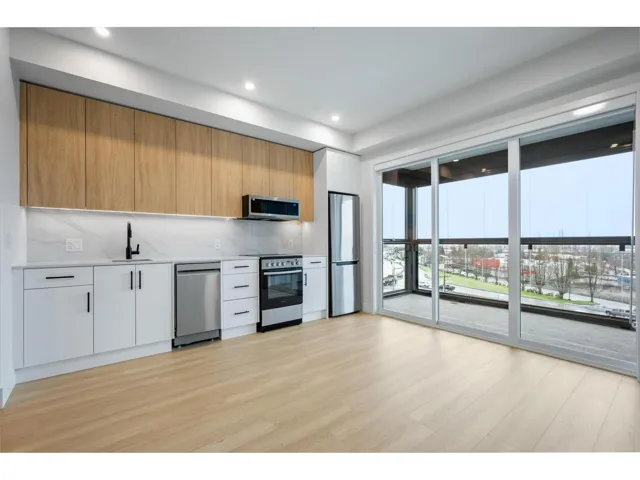 208 34385 GLADYS AVENUE, Abbotsford, British Columbia V2S0R5
