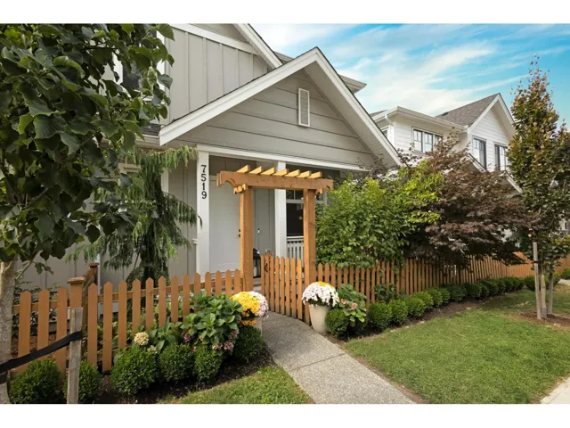 7519 198B STREET, Langley, British Columbia V2Y5K3