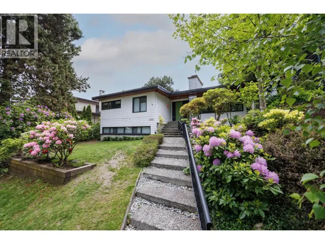 2220 W 32ND AVENUE, Vancouver, British Columbia V6L2B2