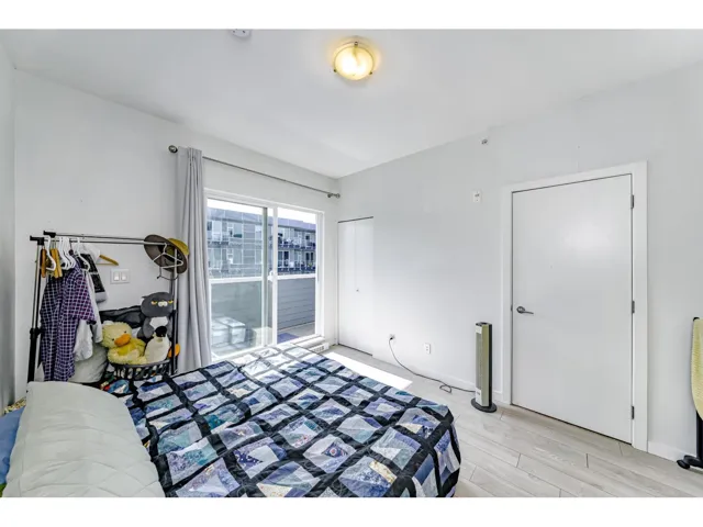 410 13678 GROSVENOR ROAD, Surrey, British Columbia V3R5E2