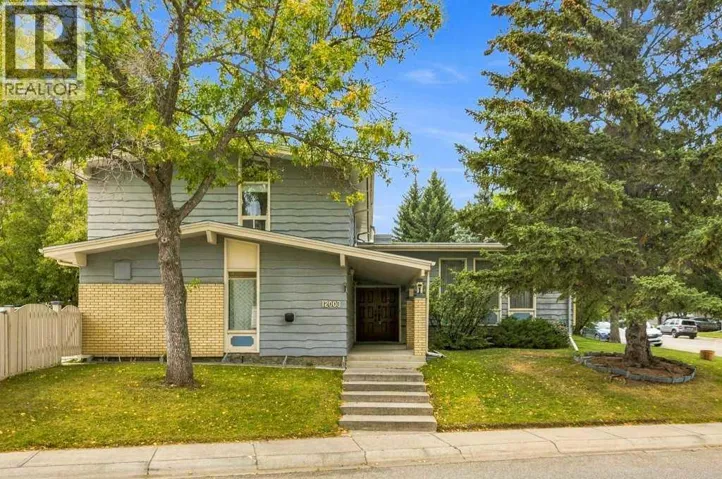 12003 Cannes Road SW, Calgary, Alberta T2W1N1
