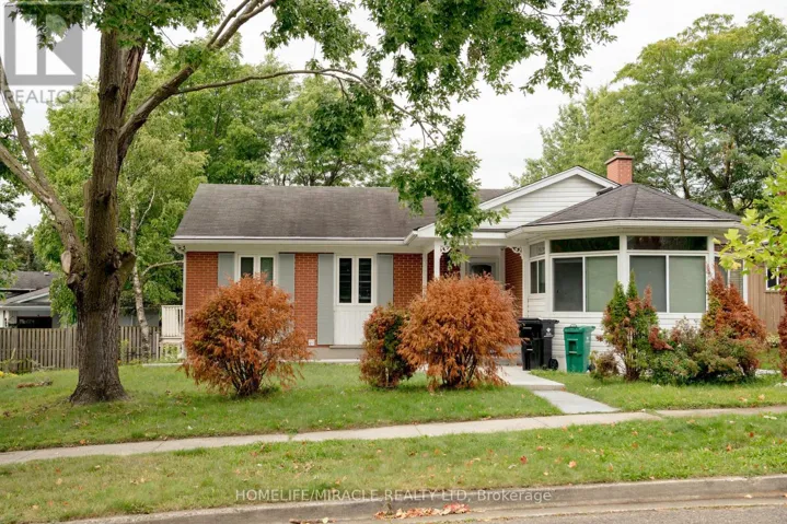 25 THORNRIDGE CRESCENT, Kitchener, Ontario N2M4V9