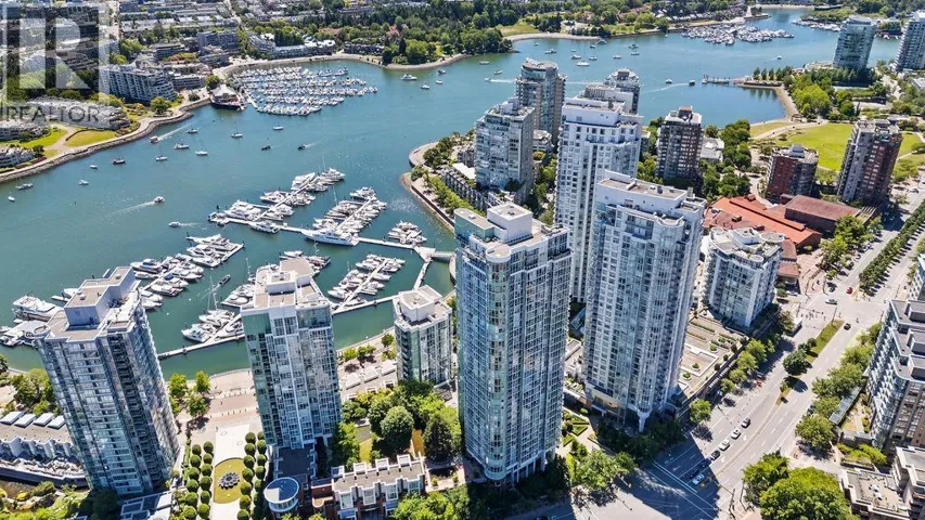 3302 193 AQUARIUS MEWS, Vancouver, British Columbia V6Z2Z2