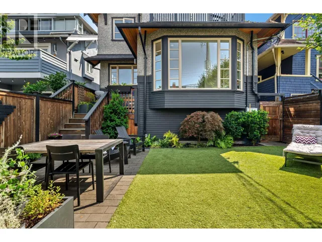 3261 W 2ND AVENUE, Vancouver, British Columbia V6K1K9