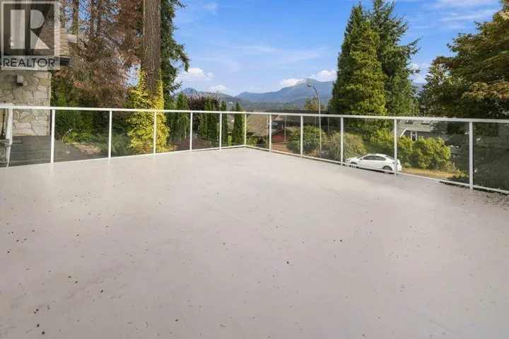 734 CARLETON DRIVE, Port Moody, British Columbia V3H3K6