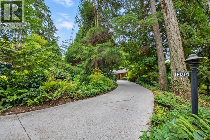 1305 GOWER POINT ROAD, Gibsons, British Columbia V0N1V3