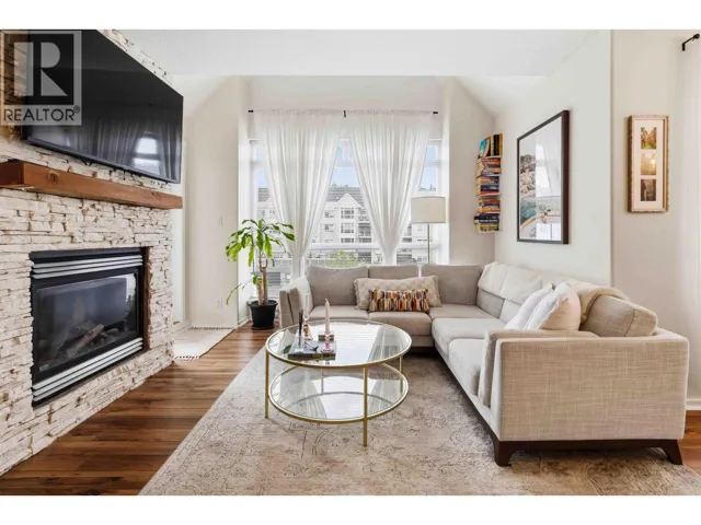 401 3142 ST JOHNS STREET, Port Moody, British Columbia V3H5E5