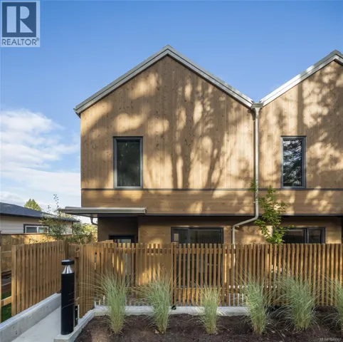 6 1520 Louise Pl, Saanich, British Columbia V8P2T8