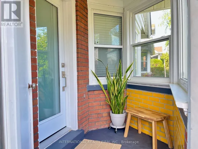 688 SAMMON AVENUE, Toronto (Danforth Village-East York), Ontario M4C2E4