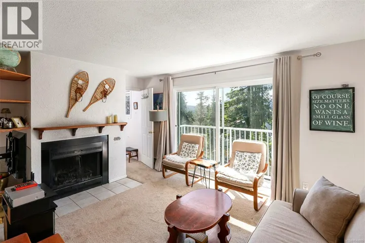 1 687 Castle Crag Cres, Courtenay, British Columbia V9J1L0