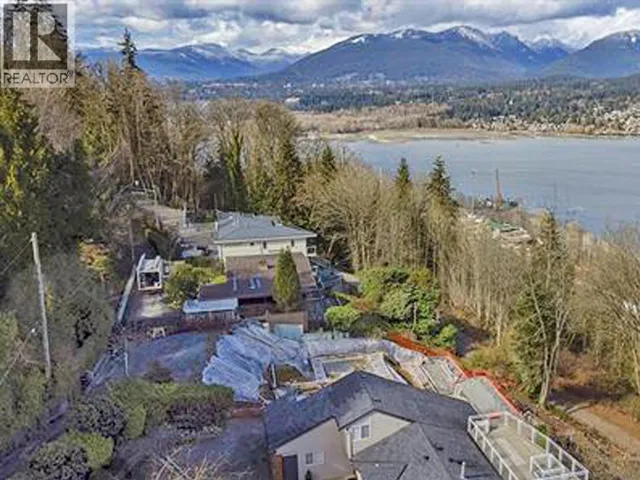 5645 HIGHFIELD DRIVE, Burnaby, British Columbia V5B1E4